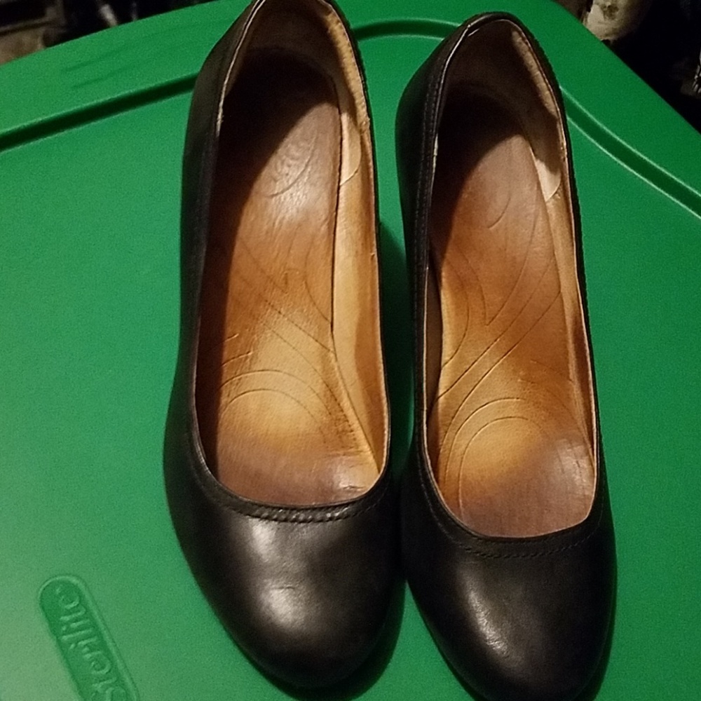 Wedge heels